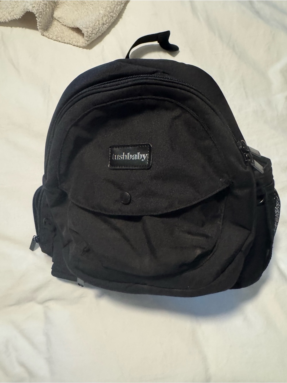 Tush baby black carrier
